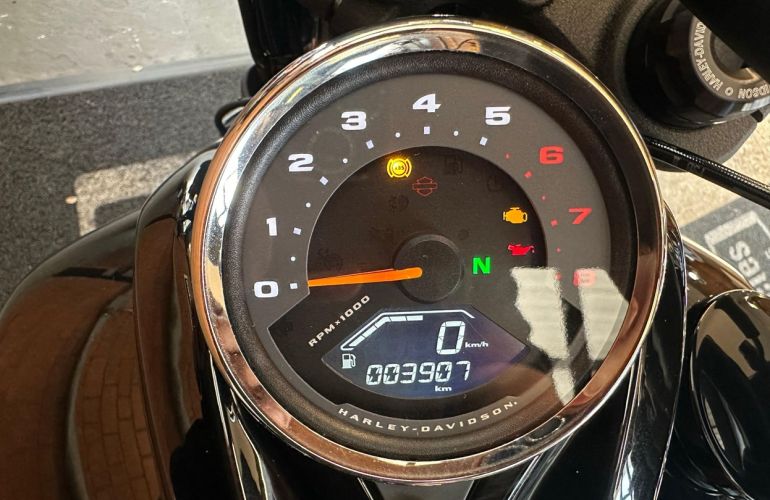 Harley-Davidson Softail Fat Bob 114 - Foto #9