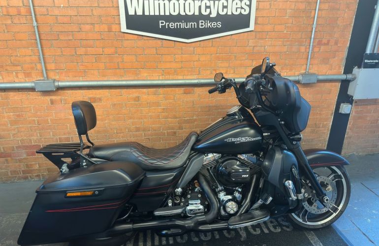 Harley-Davidson Street Glide Special - Foto #2