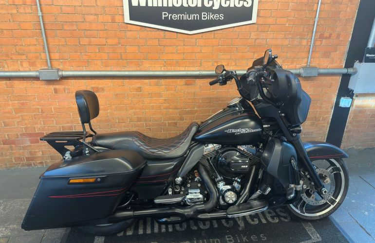 Harley-Davidson Street Glide Special - Foto #9