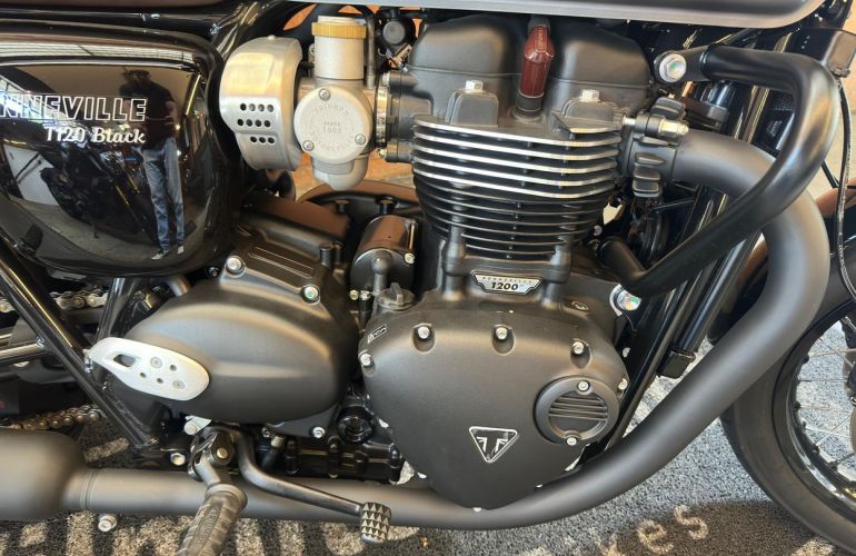 Triumph Bonneville T120 Black 1200 - Foto #8