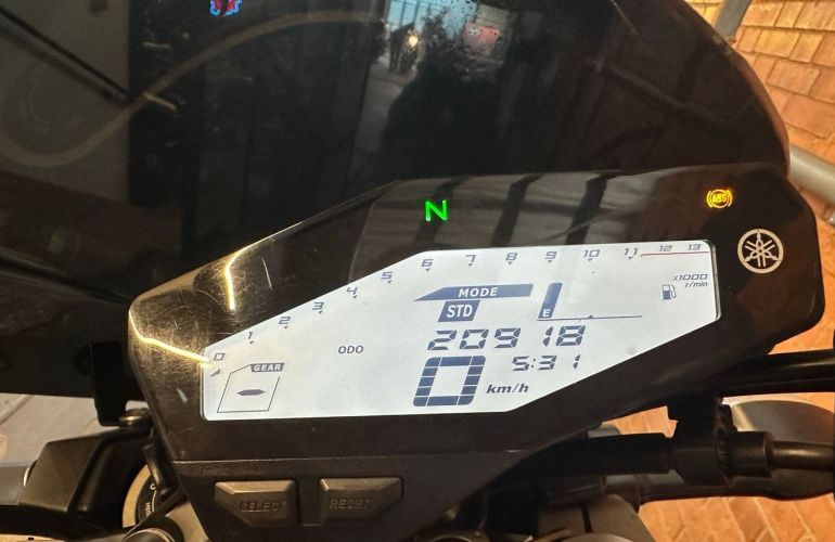Yamaha MT 09 - Foto #4