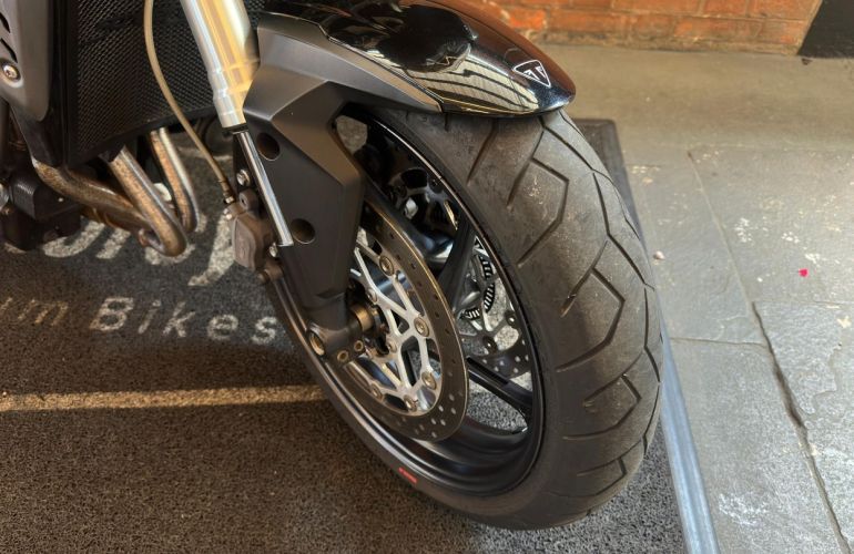 Triumph Street Triple 765 S - Foto #9
