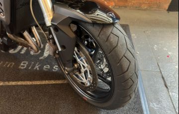 Triumph Street Triple 765 S - Foto #9