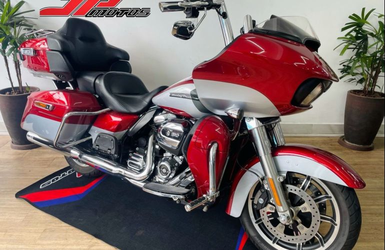 Harley-Davidson Road Glide Ultra - Foto #1