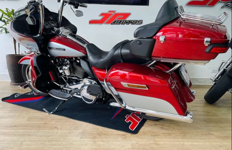 Harley-Davidson Road Glide Ultra - Foto #4