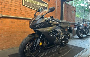 Triumph Daytona 660 - Foto #2