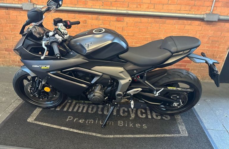 Triumph Daytona 660 - Foto #4