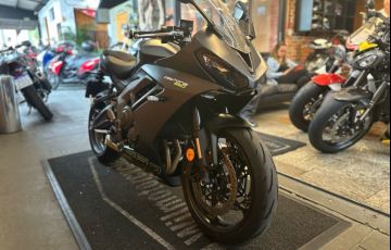 Triumph Daytona 660 - Foto #5