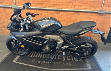 Triumph Daytona 660 - Foto #8