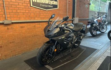 Triumph Daytona 660 - Foto #9