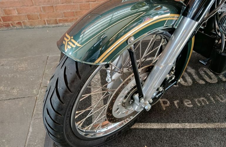 Royal Enfield Classic 500 - Foto #10
