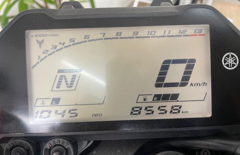 Yamaha MT 03 (ABS) - Foto #8
