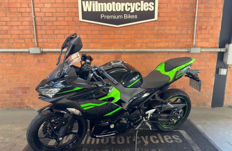 Kawasaki Ninja 400 - Foto #1