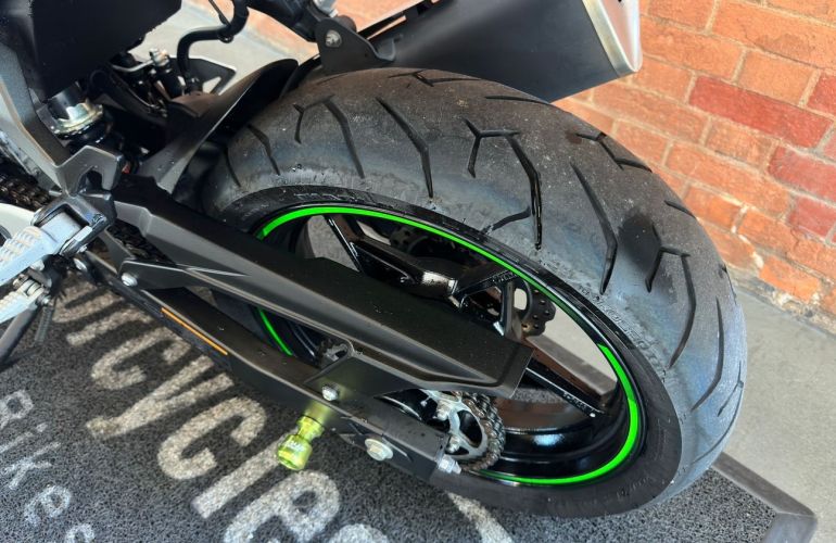 Kawasaki Ninja 400 - Foto #4