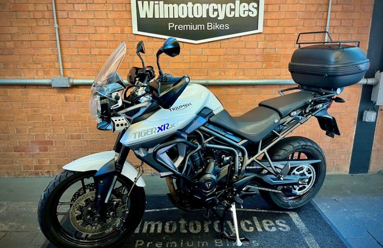 Triumph Tiger 800 XRX - Foto #1