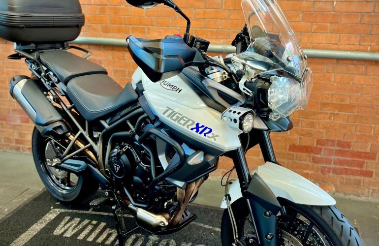 Triumph Tiger 800 XRX - Foto #2
