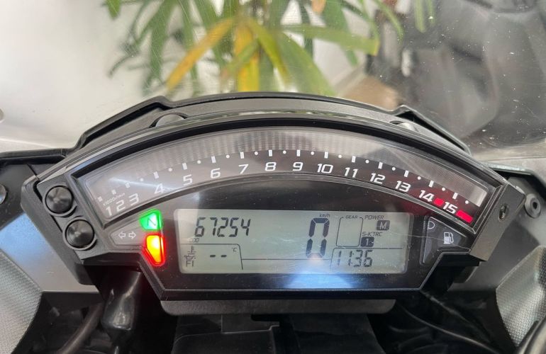 Kawasaki Ninja Zx 10R - Foto #7