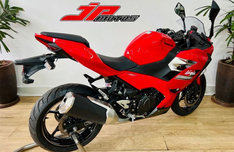 Kawasaki Ninja 400 - Foto #3