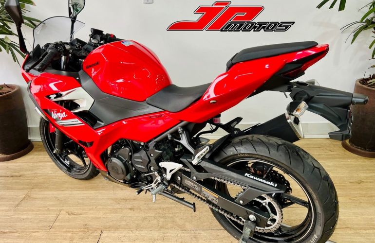 Kawasaki Ninja 400 - Foto #4