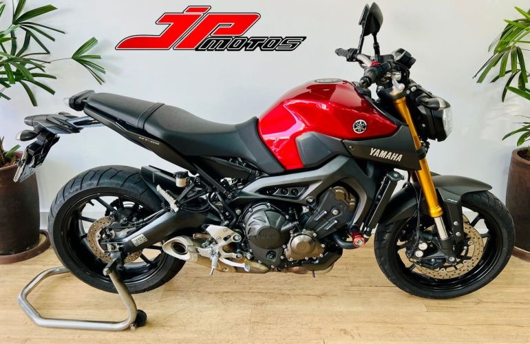 Yamaha MT 09 - Foto #2