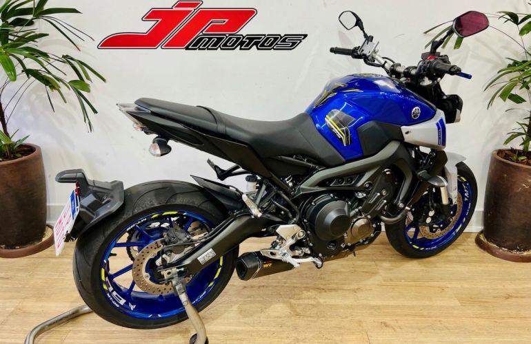 Yamaha MT 09 - Foto #3