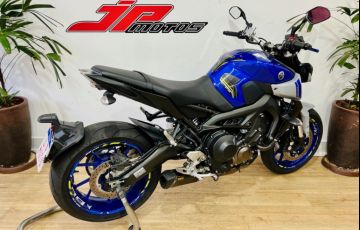 Yamaha MT 09 - Foto #3