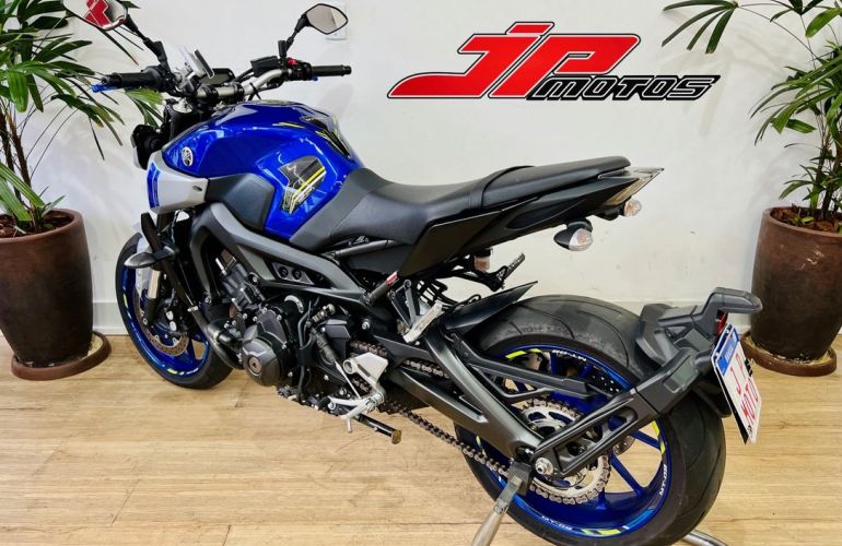 Yamaha MT 09 - Foto #4