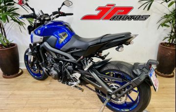 Yamaha MT 09 - Foto #4