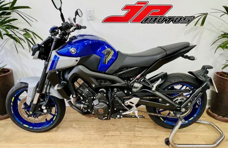 Yamaha MT 09 - Foto #5