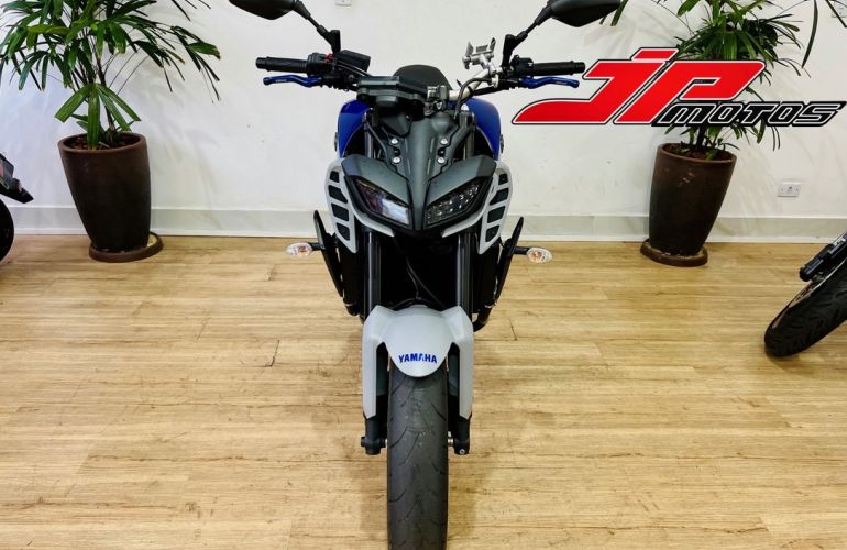 Yamaha MT 09 - Foto #7