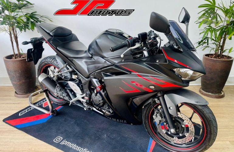 Yamaha YZF R3 (ABS) - Foto #1