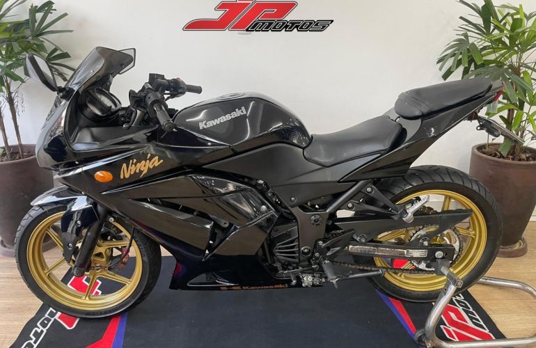 Kawasaki Ninja 250R - Foto #3