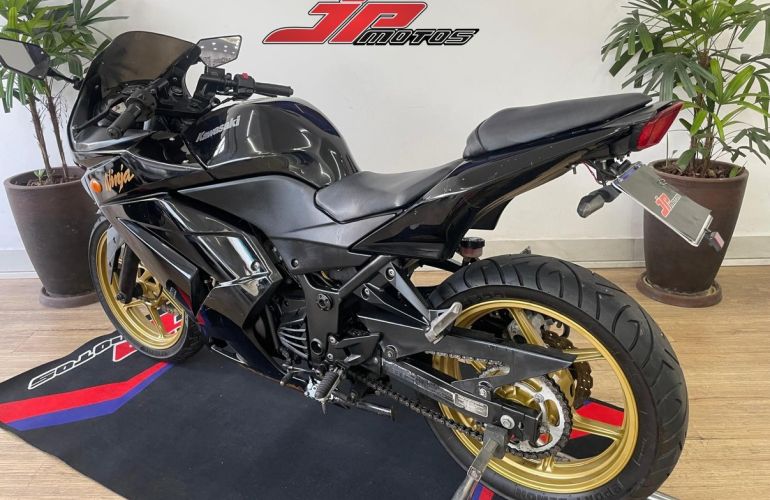 Kawasaki Ninja 250R - Foto #7