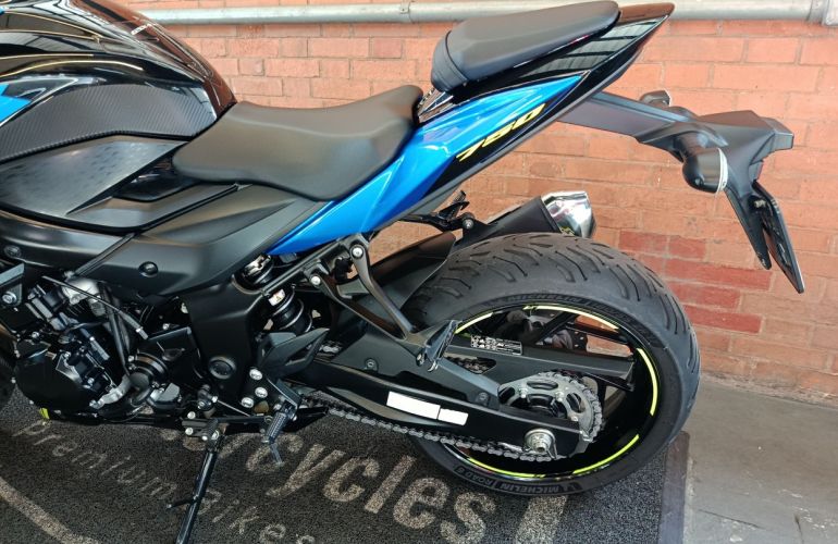 Suzuki Gsx S 750az - Foto #10