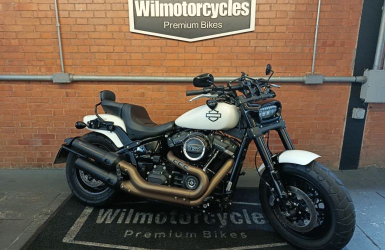 Harley-Davidson Softail Fat Bob 107 - Foto #1