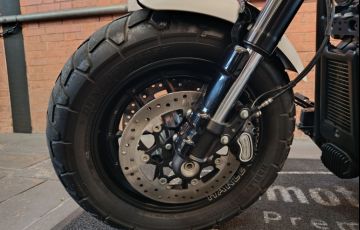 Harley-Davidson Softail Fat Bob 107 - Foto #3