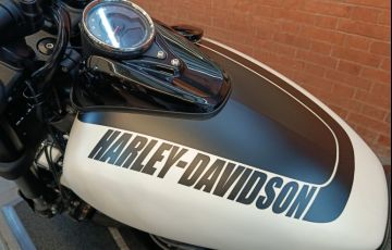 Harley-Davidson Softail Fat Bob 107 - Foto #5