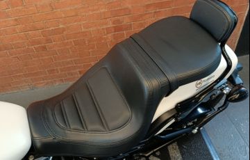 Harley-Davidson Softail Fat Bob 107 - Foto #6