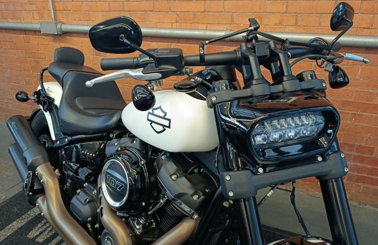 Harley-Davidson Softail Fat Bob 107 - Foto #9