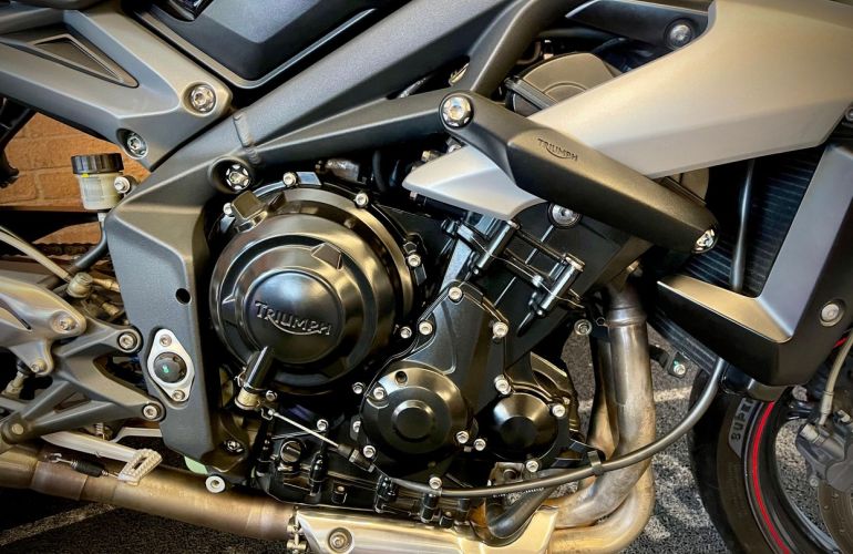 Triumph Street Triple 675 (ABS) - Foto #9