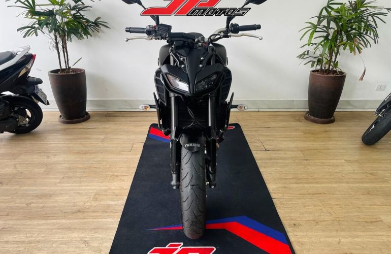 Yamaha MT 09 - Foto #6