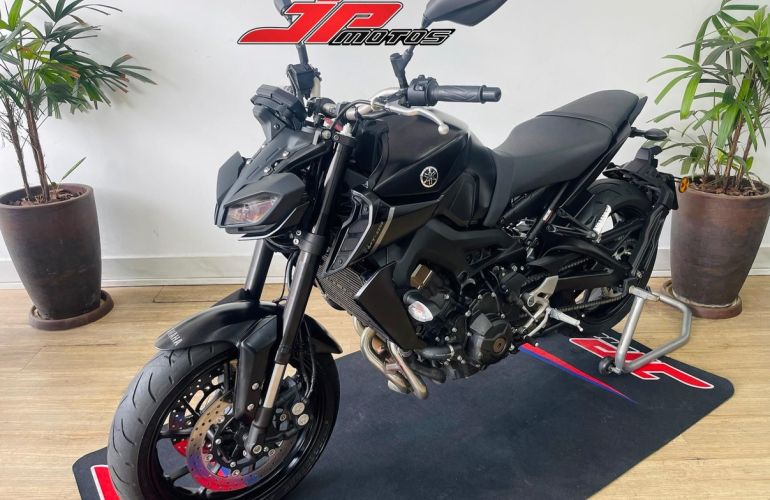 Yamaha MT 09 - Foto #7