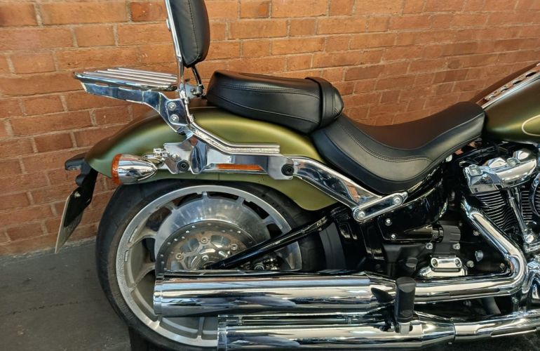 Harley-Davidson Softail Fat Boy 114 - Foto #6