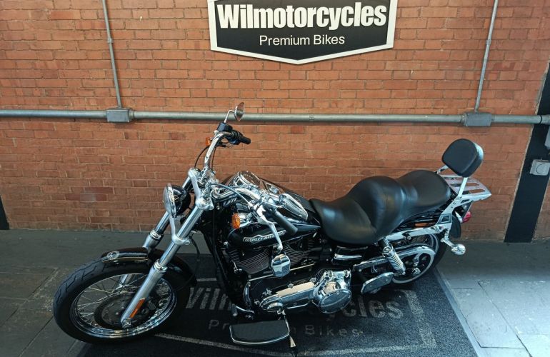 Harley-Davidson Dyna Super Glide Custom - Foto #2