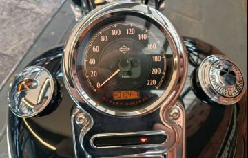 Harley-Davidson Dyna Super Glide Custom - Foto #10