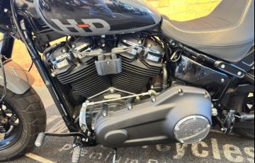 Harley-Davidson Softail Fat Bob 114 - Foto #4