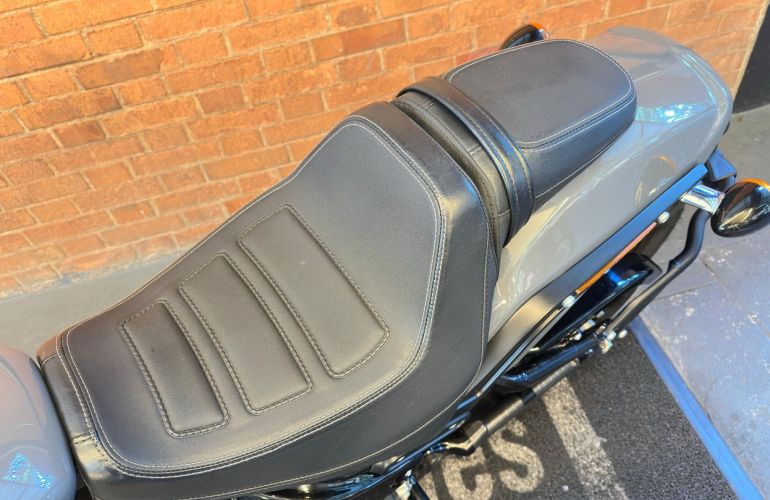 Harley-Davidson Softail Fat Bob 114 - Foto #7