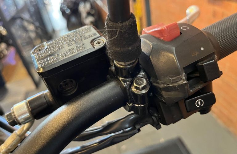 Royal Enfield Himalayan - Foto #4
