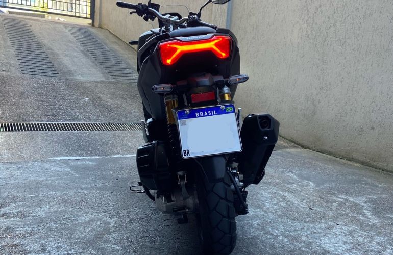 Honda ADV 150 - Foto #1