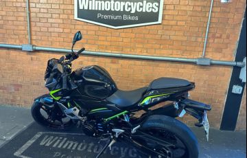 Kawasaki Ninja 300 - Foto #3